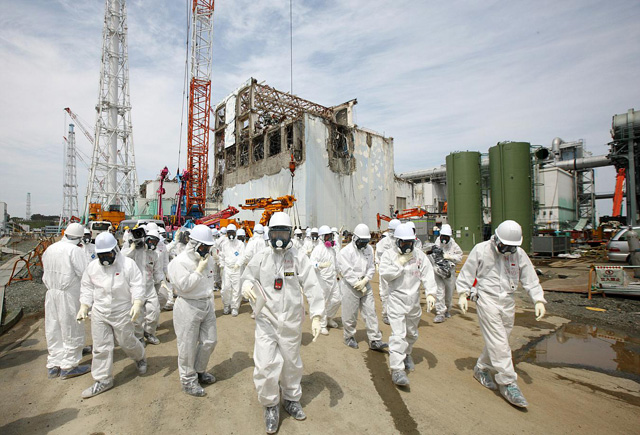 fukushima-workers.jpg